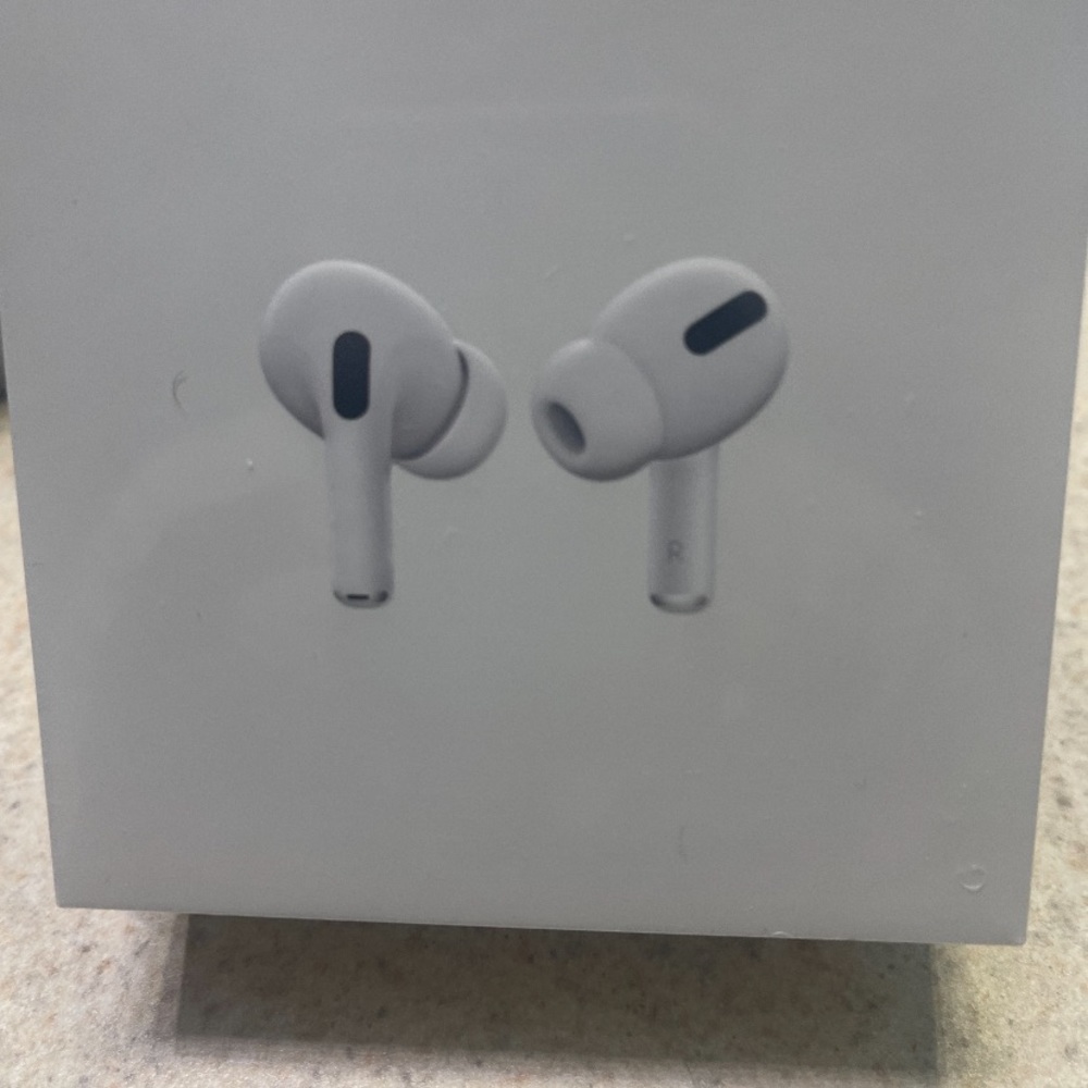 Apple AirPods Pro with Wireless Charging Case
